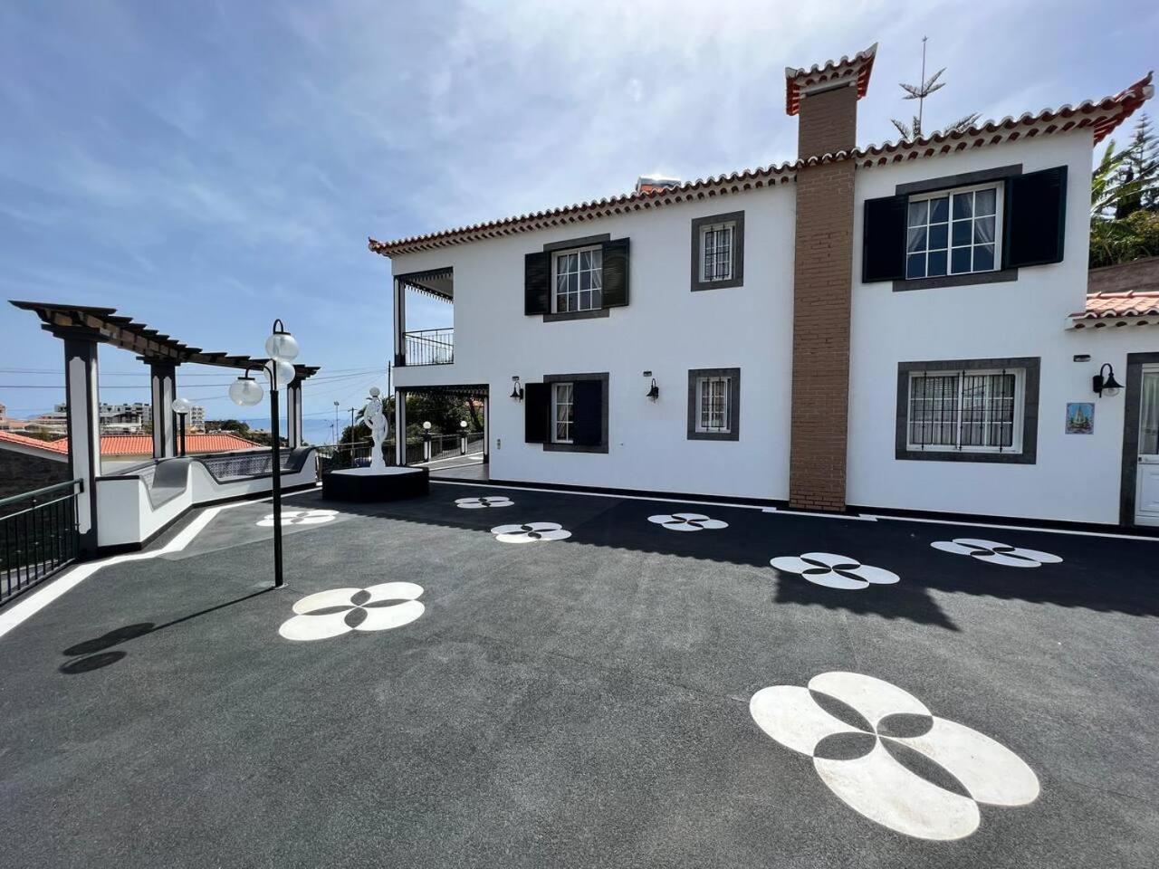 Comfortable 2-Bedroom Apartment For Relaxing Stays Funchal  Exterior photo
