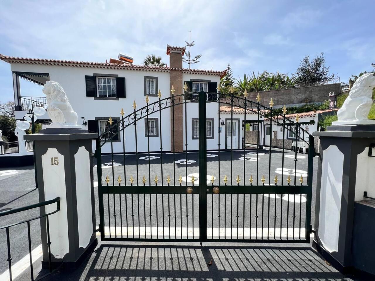 Comfortable 2-Bedroom Apartment For Relaxing Stays Funchal  Exterior photo