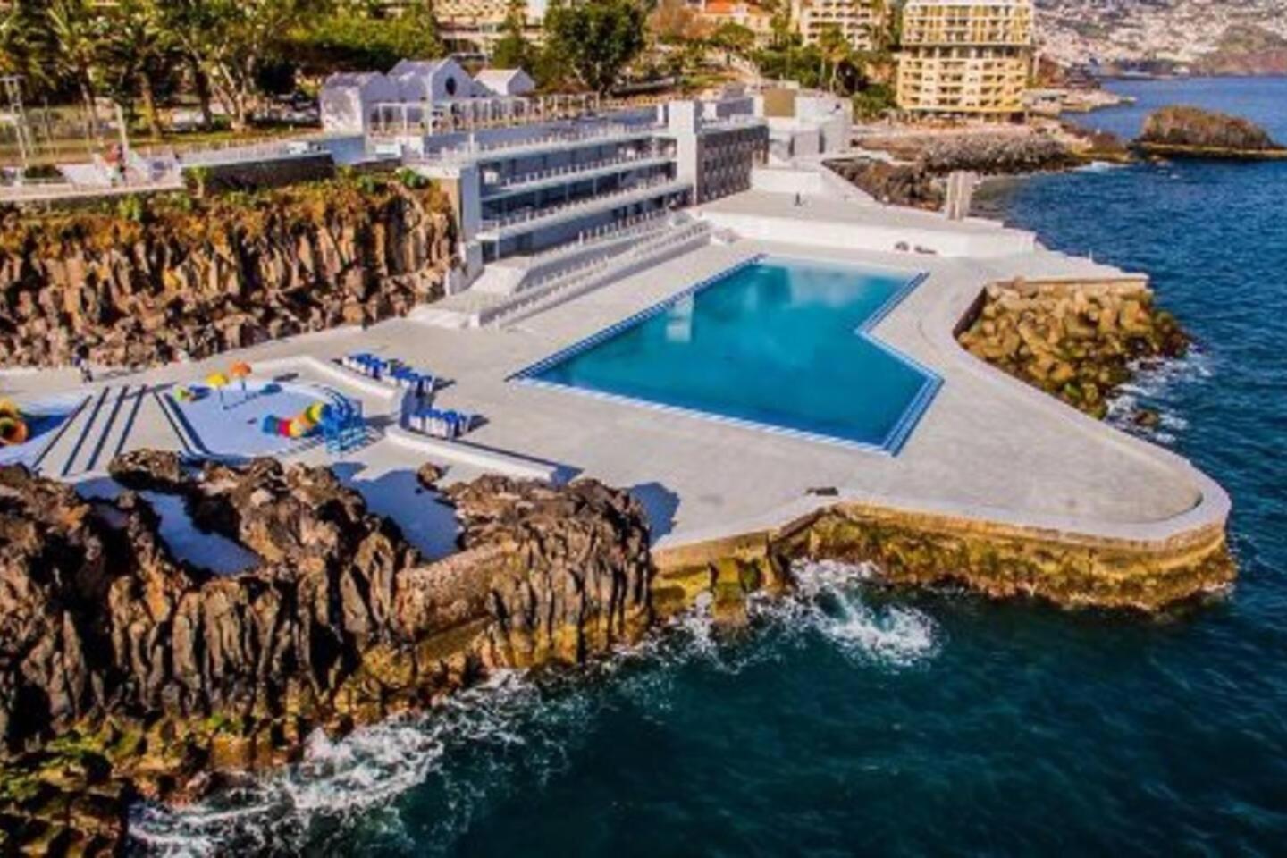 Comfortable 2-Bedroom Apartment For Relaxing Stays Funchal  Exterior photo