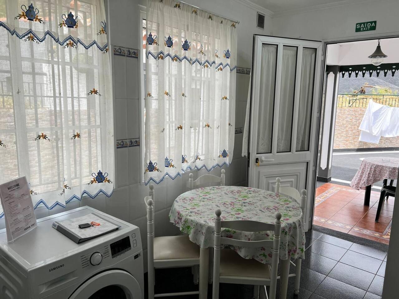 Comfortable 2-Bedroom Apartment For Relaxing Stays Funchal  Exterior photo